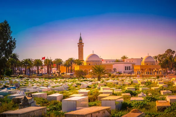Mausoleum von Habib Bourgiba, dem ersten Präsidenten der Republik Tunesien. Monastir — Stockfoto