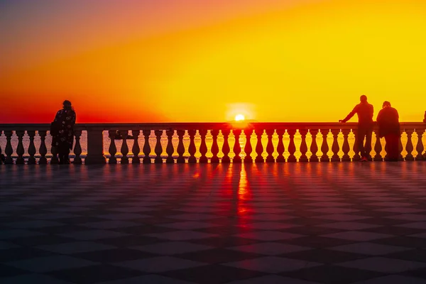 Abstracte patronen in enkelvoud terras Mascagni in Livorno, Italië. — Stockfoto