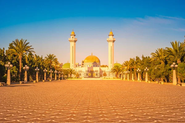 Mausoleum von Habib Bourgiba, dem ersten Präsidenten der Republik Tunesien. Monastir — Stockfoto