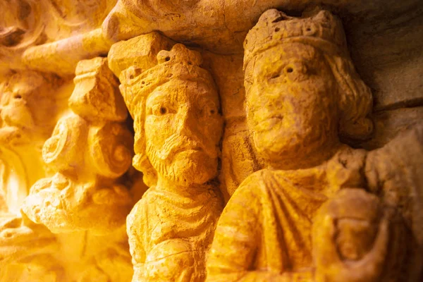 Romanesque Capital in Cloisters Church of Saint Trophime Cathedral in Arles. — Stock Photo, Image