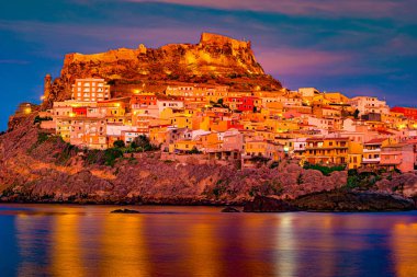 Castelsardo eski cit güzel fotoğraf, Sardunya, İtalya.