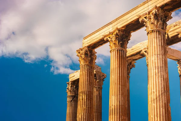 El templo de Zeus olímpico o el Olympieion en Atenas . —  Fotos de Stock