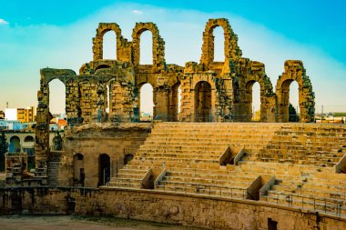 Suçlu El Djem veya El-Jem, Tunus Mahdia Valiliği ın Roman amphitheater.