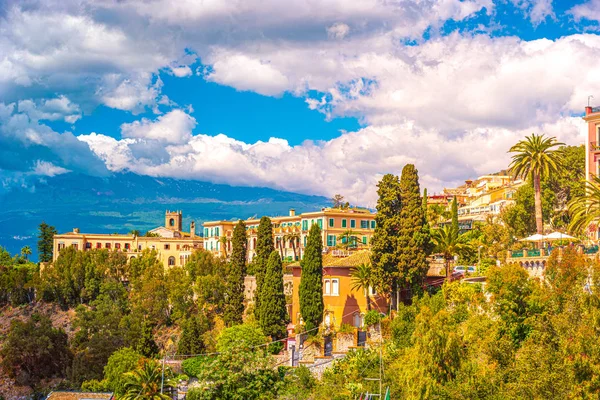 Panoramic view on the pictoresque town of Taormina, Sicily, Italy — Stock Photo, Image