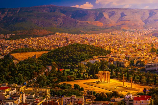 Luftaufnahme von ikonischen Säulen des Tempels der olympischen Zeus — Stockfoto