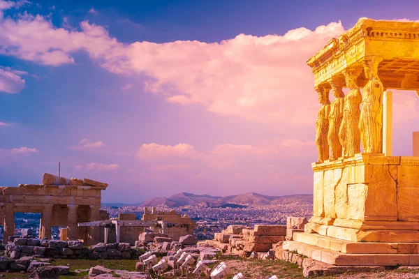 Porche de piedra con cariátidas en el templo de Erechtheion en la Acrópolis —  Fotos de Stock