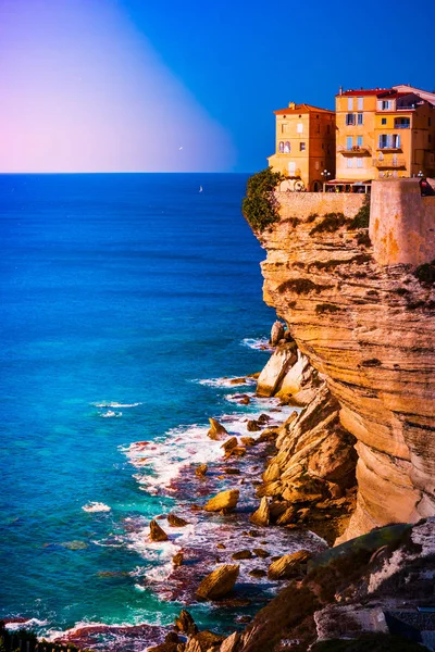 Imagen del puerto de Bonifacio y la ciudadela en el sur de Córcega . — Foto de Stock