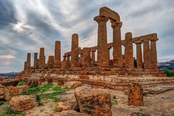 Templo de Juno - antiguo monumento griego en el Valle dei Templi —  Fotos de Stock