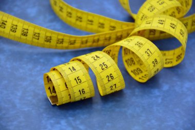 Farklı şekiller unrolled metrik teyp