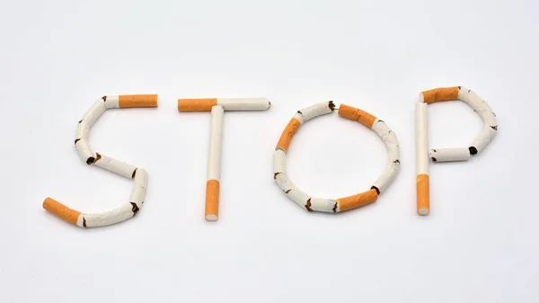 タバコたばこで作られた停止 — ストック写真
