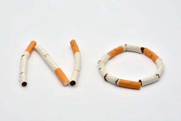 Ordet Nej Gjort Med Trasiga Cigaretter — Stockfoto