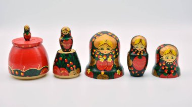 Rus bebekler, matrioskalar, farklı biçimlerde koymak