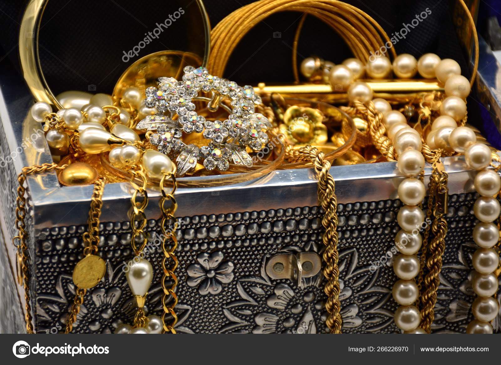 Treasure Chest Jewels Jewelry Pearls Gold Stock Photo by ©KukiLadrondeGuevara 266226970