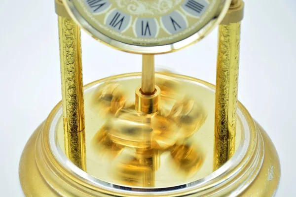 Detail Goldene Klassische Uhr Mit Voller Geschwindigkeit — Stockfoto