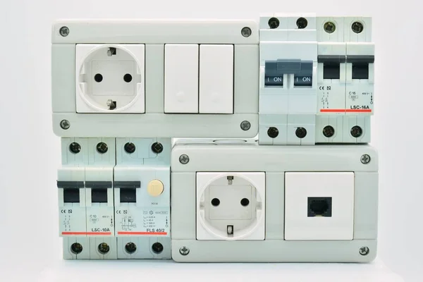 Panel Eléctrico Con Magneto Térmico Enchufes Interruptores Toma Teléfono Diferencial — Foto de Stock