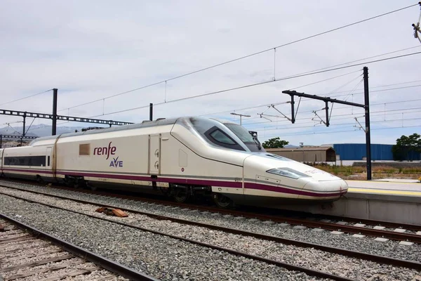 Renfe Spanyol Vasúttársaság Modern Nagysebességű Utasszállító Vonaton Granadai Vasútállomásnál Spanyolország — Stock Fotó