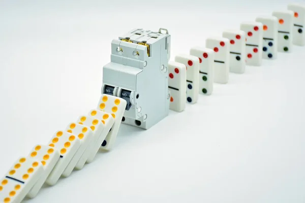 Dominos Tombants Coupés Avec Interrupteur Électrique — Photo