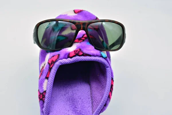 Sneaker Home Sunglasses Which Looks Doll Open Mouth — Stock Photo, Image