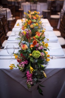 partiler için çiçek dekorasyon