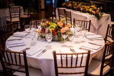 partiler için el yapımı çiçek dekorasyon