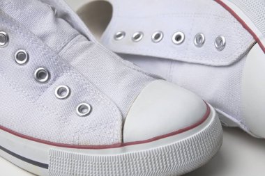 Kırmızı şerit Closeup ile beyaz Bağcıksız Ayakkabı