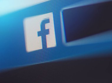 Facebook simgesi mavi parlaklık makro Closeup ile bilgisayar ekranında