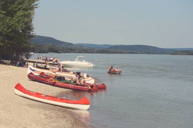 Tuna plajında tatil Insanlar