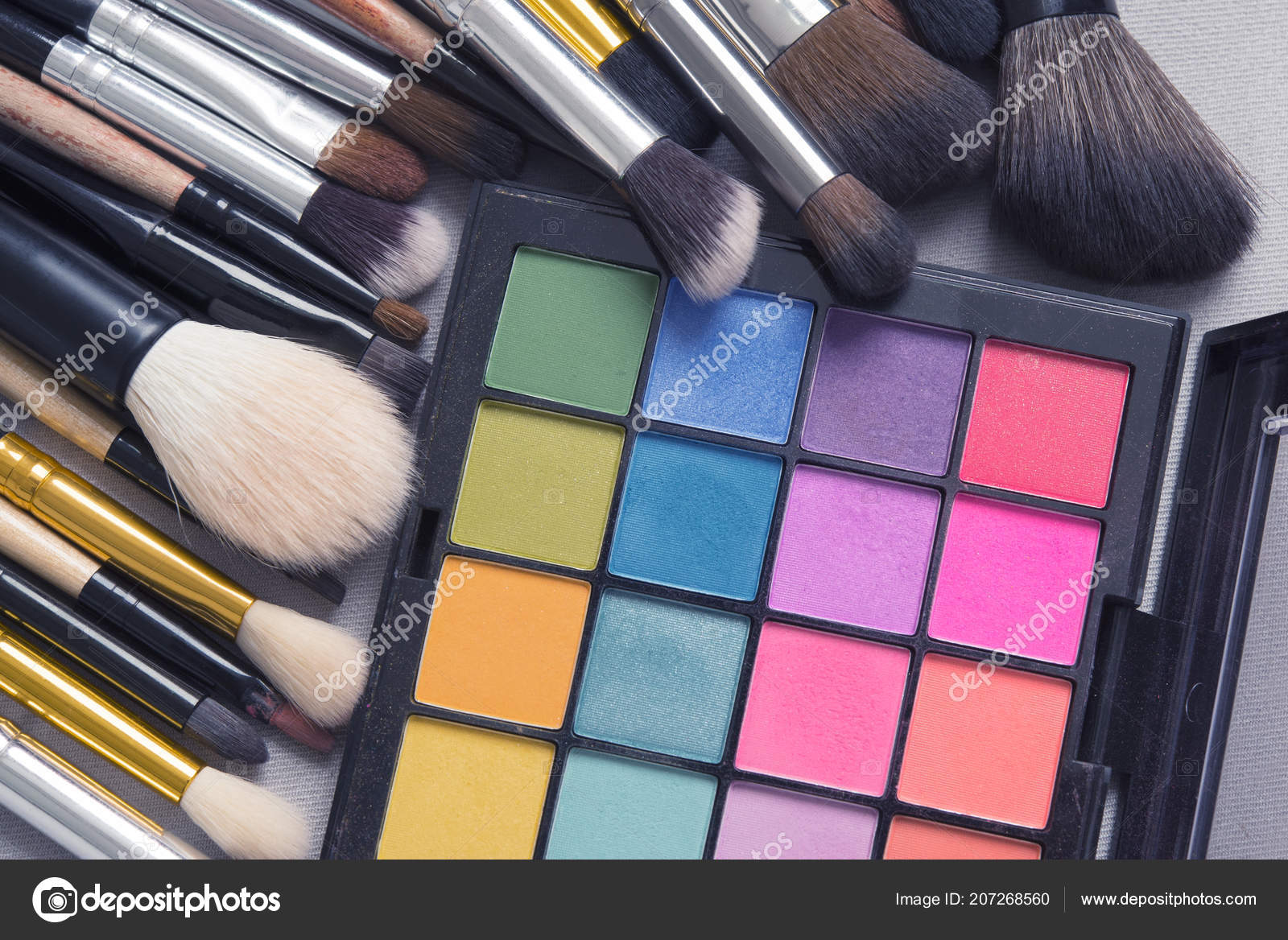 beautiful makeup brushes