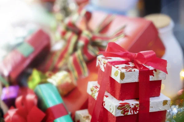 Feliz Natal Conceito Fundo Fechar Caixa Presente Vermelho Com Borrado — Fotografia de Stock