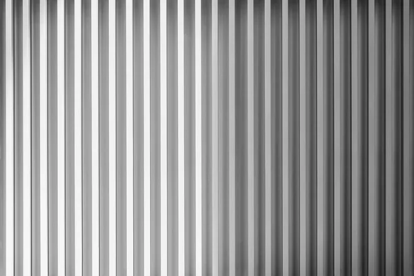Foto de patrón de hoja de metal plateado o gris decorado en la pared. M —  Fotos de Stock
