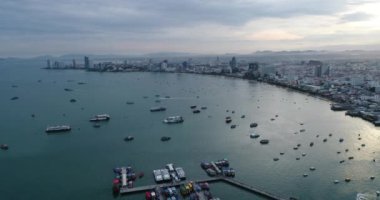 Havadan görünümü uçan Pattaya beach Tayland