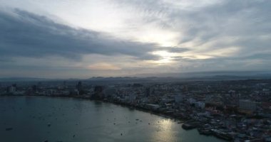 Havadan görünümü uçan Pattaya beach Tayland