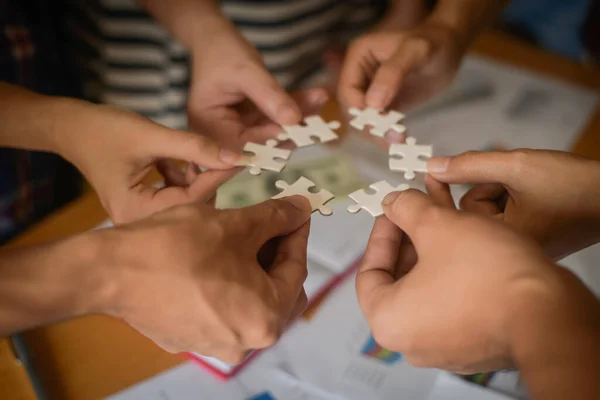 Hand Holding Jigsaw Puzzles Business Partnership Concept — Stock Photo, Image