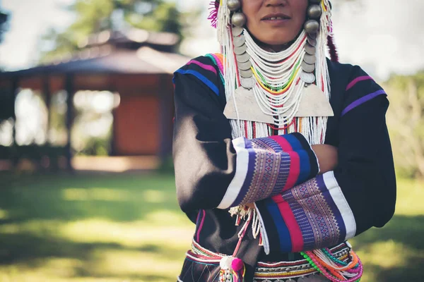Kvinna Hill Stam Hmong Kulle Stam Vacker Kostym Klänning — Stockfoto