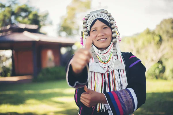 Γυναίκα Hill Φυλή Hmong Hillφυλή Στο Όμορφο Φόρεμα Κοστούμι Χέρι — Φωτογραφία Αρχείου
