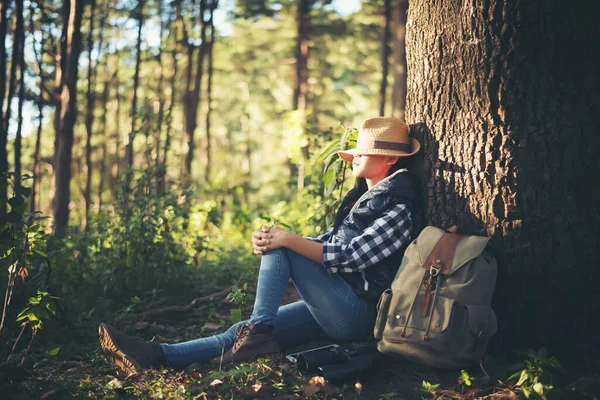 Young Woman Sleep Tree — Stock Photo, Image