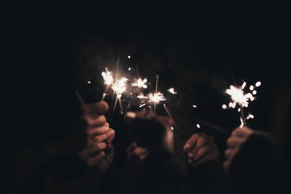 Group Happy People Holding Sparklers Party Smiling — Stock Photo, Image