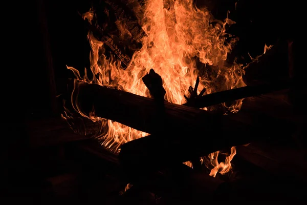 Gece Kamp Ateşi — Stok fotoğraf