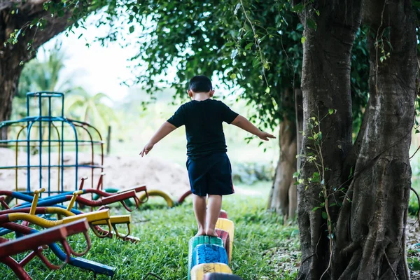 Kids Running Tires Playground — Stock Photo, Image