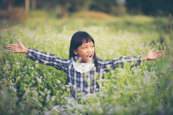 Happy Girl Sitting Meadow — Stock Photo, Image