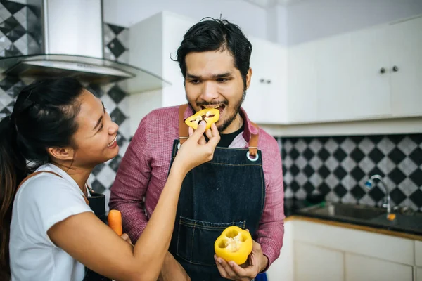 Happy Young Couple Help Each Other Chopping Vegetable Preparing Cooking — Stock Photo, Image