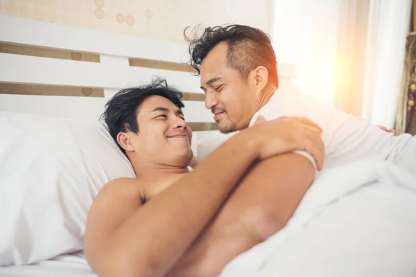 Gay Couple Amour Temps Sur Lit — Photo