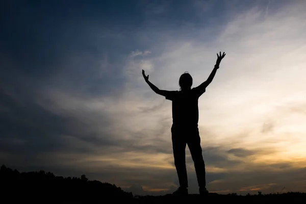 Silhouet Van Vrouw Die Met God Bidt — Stockfoto