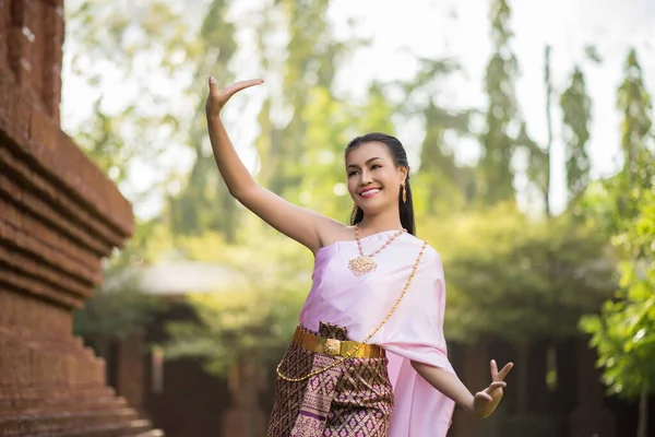 Schöne Frau Typisch Thailändischem Kleid — Stockfoto