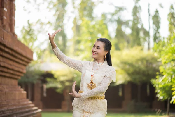 Schöne Frau Typisch Thailändischem Kleid — Stockfoto