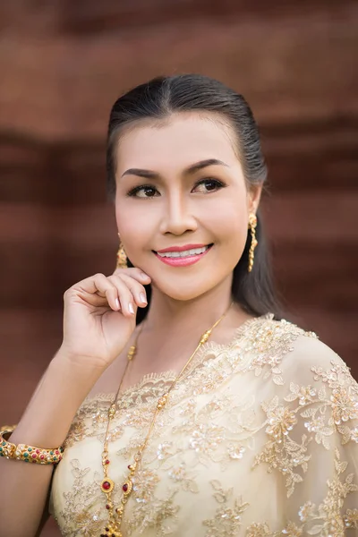 Schöne Frau Typisch Thailändischem Kleid — Stockfoto