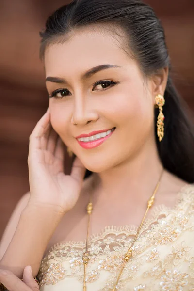 Schöne Frau Typisch Thailändischem Kleid — Stockfoto