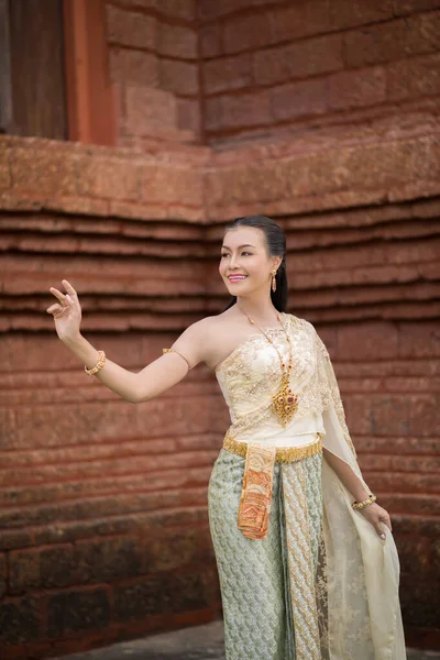 Schöne Frau Typisch Thailändischem Kleid — Stockfoto