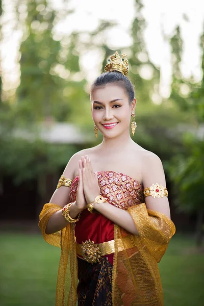 Schöne Frau Typisch Thailändischem Kleid — Stockfoto