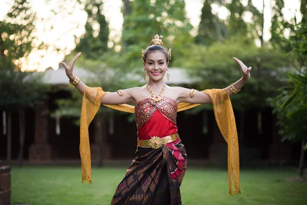 Schöne Frau Typisch Thailändischem Kleid — Stockfoto